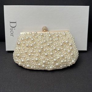 BRIDAL IVORY PEARL CLUTCH